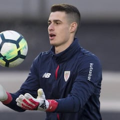 Kepa Arrizabalaga vuelve dos meses después en plena crisis
