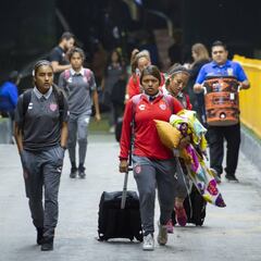 Tigres Femenil cedió el ‘Tigres bus’ a las ‘Centellas’ del Necaxa