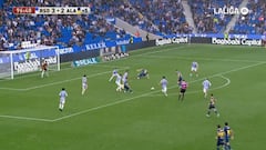 Es un gol que le da vida al Alavés en el 97′... ¡y qué gol!: de locos lo que hace Boyé