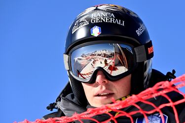 Del 6 al 19 de febrero tuvo lugar la 47ª edición de los Campeonatos del Mundo de esquí alpino en las estaciones francesas de Courchevel y Meribel. Un bello paraje montañoso que puede verse reflejado en las gafas de la italiana Federica Brignone, durante la jornada de entrenamiento previa a la prueba de descenso femenino.