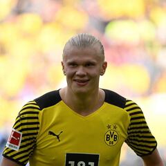 Manchester City announce the signing of Erling Haaland from Borussia Dortmund