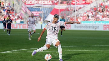 Luis Díaz (Bayern Munich) shoots on goal duringthe Bundesliga game between TSG Hoffenheim and FC Bayern München at PreZero Arena, Hoffenheim, Germany on September 20, 2025. (Photo by Ulrik Pedersen/NurPhoto via Getty Images)