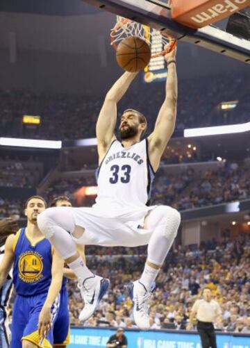 Marc Gasol comenzó su carrera profesional en el Barcelona (2003-2006), después militaría en el Akasvayu Girona (2006-2008). En 2008 recalaría en la NBA de la mano de los Memphis Grizzlies, club en el que sigue jugando. En su haber tiene 1 Liga (2003-2004, con el FC Barcelona) y 1 FIBA EuroCup (2006-2007, con el Akasvayu Girona). Debutó con la Selección absoluta en 2006 con la que fue campeón del Mundo en 2006, medalla de plata en los JJOO de Pekín y Londres y los dos oros de los Europeos de Polonia y Lituania.