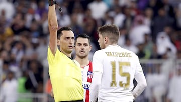 El árbitro Sánchez Martínez expulsó a Fede Valverde.