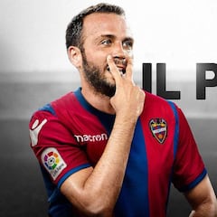 Rochina cierra el mercado granota tras Sadiku y Pazzini