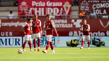 El Real Murcia cayó al sexto puesto tras caer ante el Betis Deportivo.