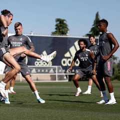 Zidane deja a Bale y James fuera de la lista ante el Manchester City