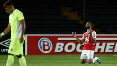 Juan Manuel Falcón anotó su primer tanto con la camiseta de Santa Fe frente a Envigado, justo antes de que Costas asumiera como técnico.