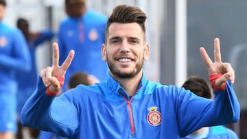 Alcalá volverá al centro de la zaga del Girona.