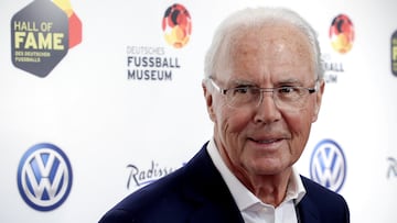 Dortmund (Germany).- (FILE) A file photograph shows German former soccer player and coach Franz Beckenbauer at the opening gala of the 'Hall Of Fame' of German football in Dortmund, Germany, 01 April 2019, re-issued 08 January 2024. Beckenbauer passed away on 07 January 2024 aged 78, as his family confirmed on 08 January. (Alemania) EFE/EPA/FRIEDEMANN VOGEL *** Local Caption *** 55097474
