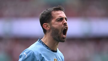 LONDON, ENGLAND - AUGUST 10: Bernardo Silva of Manchester City celebrates scoring his team's first goal during the 2024 FA Community Shield match between Manchester United and Manchester City at Wembley Stadium on August 10, 2024 in London, England. (Photo by Stu Forster/Getty Images)