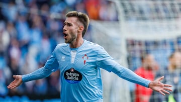 El lateral polivalente celeste sigue en su buena línea. De nuevo hizo un partido sobresaliente ante el Sevilla. Sigue dándole motivos a De la Fuente para que le lleve a la Selección.