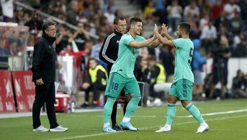 Sustituci¨®n entre Hazard y Jovic.