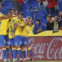 Un gol de penalti de Viera da la victoria a Las Palmas en el 94'