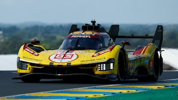 Le Mans (France), 15/06/2025.- AF Corse car (starting no.?83) a Ferrari?499P with Robert Kubica of Poland, Yifei Ye of China and Phil Hanson of Great Britain in action during the 93rd edition of the 24 Hours of Le Mans race in Le Mans, France, 15 June 2025. (Francia, Gran Bretaña, Polonia, Reino Unido) EFE/EPA/YOAN VALAT