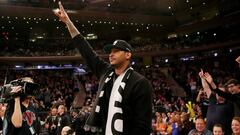 NEW YORK, NEW YORK - JANUARY 27: Former New York Knicks player Carmelo Anthony waves to the fans in the first quarter against the Miami Heat at Madison Square Garden on January 27, 2019 in New York City.NOTE TO USER: User expressly acknowledges and agrees