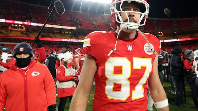 Kansas City’s loss to Houston in Week 14 dropped the Chiefs to 6-7, leaving Patrick Mahomes and his team fighting through a crowded AFC playoff race.