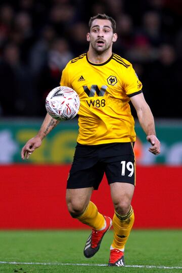 El jugador espa?ol sali¨® del Celta para fichar por el Atl¨¦tico de Madrid por 7 M€ el verano de 2018. Al d¨ªa siguiente, el equipo rojiblanco decidi¨® cederle al Wolverhampton, que en enero de 2019 lo compr¨® por algo m¨¢s de 20 M€. Pas¨® por el Atleti sin jugar un minuto.