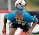 Scolari quiere llevarse a Robinho al Chelsea