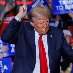 Naked Trump statue near Las Vegas: The message behind the giant puppet