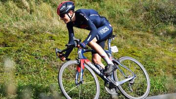 El ciclista español Carlos Rodríguez, durante una carrera con el Ineos.