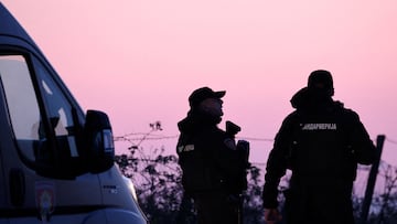 Police operate a checkpoint, in the aftermath of a shooting, in Dubona, Serbia, May 5, 2023. REUTERS/Antonio Bronic     TPX IMAGES OF THE DAY