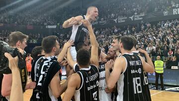 Salgado, en hombros tras la victoria