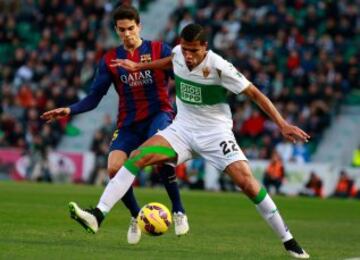 Marc Bartra con Jonathas Cristian.