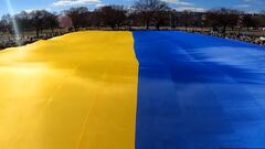 Massive Ukraine flag unveiled right in front of the White House