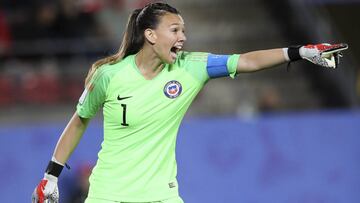 Chile goalkeeper Claudia Endler gestures during the Women&#039;s World Cup Group F soccer match between Thailand and Chile at the Roazhon Park in Rennes, France, Thursday, June 20, 2019. (AP Photo/David Vincent)