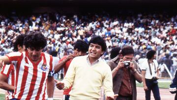 Foto Historica de Alberto Guerra Technical Director of the Chivas Sports Club of Guadalajara in 1987.
Foto Historica de Alberto Guerra Director Tecnico del Club Deportivo Chivas del Guadalajara en 1987.
1987/MEXSPORT/David Leah.