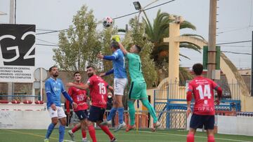 Imagen del partido entre el Benicarló y el Atlético Saguntino.