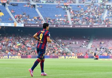 Suárez pisó por primera vez el césped del Camp Nou en la presentación del equipo el torneo Joan Gamper.