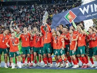 MUNICH, GERMANY - JUNE 8: Captain Cristiano Ronaldo of the Portugal National Team lifts the trophy, as Portugal celebrate winning the tournament for a second time after the UEFA Nations League Final 2025 between Portugal and Spain at Munich Football Arena on June 8, 2025 in Munich, Germany. (Photo by Alexandra Fechete/MB Media/Getty Images)