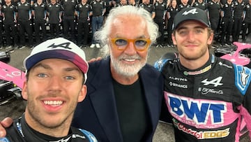 Briatore, con los pilotos de Alpine, Gasly y Doohan, en Abu Dhabi.