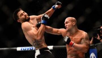 Robbie Lawler vs. Carlos Condit