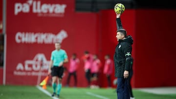 Funes, durante el Mirandés-Málaga.