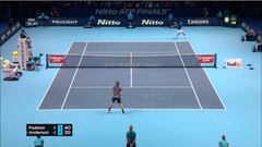 Simplemente Federer: el puntazo de la elegancia