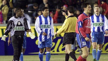 15-02-2000 PEREZ LASA  HABLA CON DONATO Y SONGO EN EL PARTIDO NUMANCIA DEPORTIVO FOTO:RODRIGO DIAZ