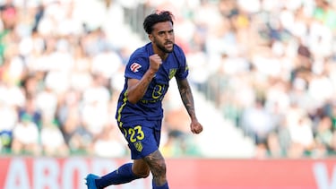 Nico celebra uno de sus goles ante el Elche.