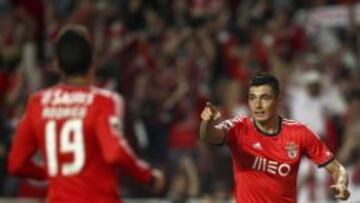 El Benfica gana al Nacional con goles de Siqueira y Cardozo