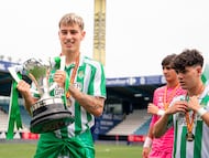 De Roa, con el juvenil.