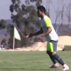 El sobreviviente Alan Ruschel vuelve a jugar con Chapecoense