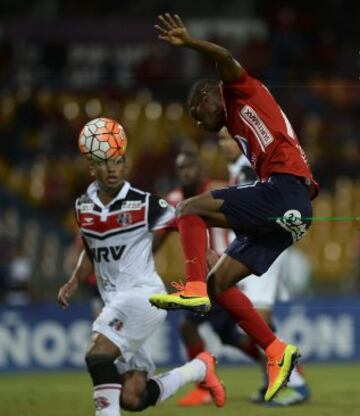 Hechalar y Cortés hicieron los goles para el equipo colombiano en el Atanasio Girardot.