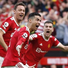 Hat-trick de Cristiano para capear el temporal en el United