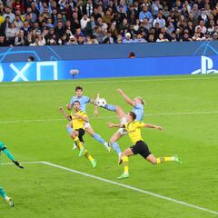 Haaland cumple a última hora