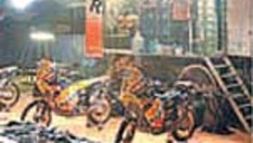 La noche en el campamento.