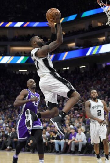 Jonathon Simmons (San Antonio Spurs): una de las grandes historia de la NBA. El pívot no fue drafteado en 2012 y desde ese momento comenzó su lucha por hacerse un hueco en la mejor liga del mundo. De los Sugar Land Legends a los Texanos, pasando (durante dos años) por su equipo afiliado, los Austin Toros. Clave en el sistema defensivo de Popovich, tiene recursos en ataque.