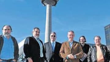 <b>¡VAYA EQUIPO! </b>Reyzábal, Recio, Fraga, De la Casa, Luis Miguel López, Requena y Joaquín Sánchez.