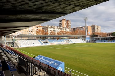 “Tras el reparto entre abonados, cantera, afición visitante y las solicitadas por la RFEF, no saldrán entradas a la venta para no abonados”, informa la entidad cerámica. “El club permanece a la espera de la autorización del Ayuntamiento de Talavera de la Reina para la instalación de gradas supletorias, actualmente en trámite administrativo y pendiente del informe del arquitecto municipal”, explican. Y emplazan a los aficionados de que “en caso de aprobación, se informará del sistema de asignación de esas localidades adicionales”.